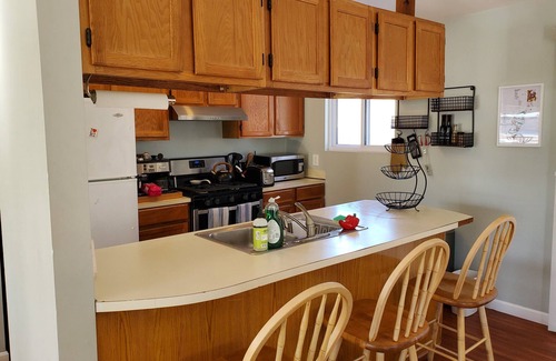 Bonnet Shores Casa | Narragansett, Bonnet Shores - Walk to the beach!