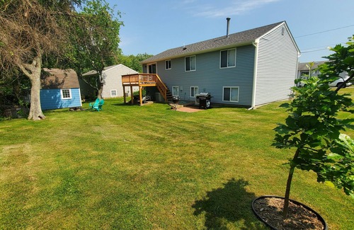 Bonnet Shores Casa | Narragansett, Bonnet Shores - Walk to the beach!