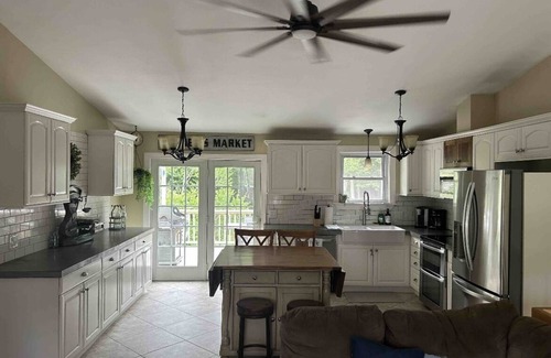 Bonnet Shores Casa | Narragansett Summer