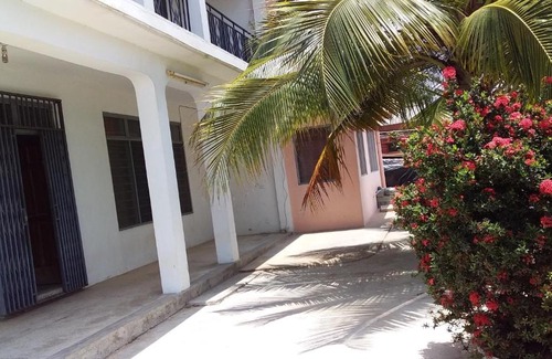 Osu Cama Y Desayuno | Nartey quiet bed and breakfast in Osu