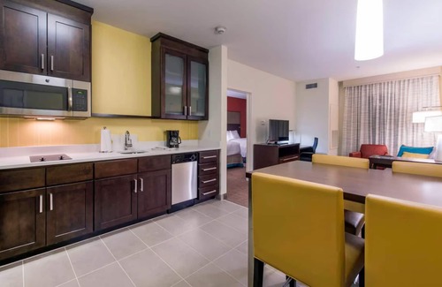 Nashua Condominio | Nashua's Ultimate Home-Style Retreat