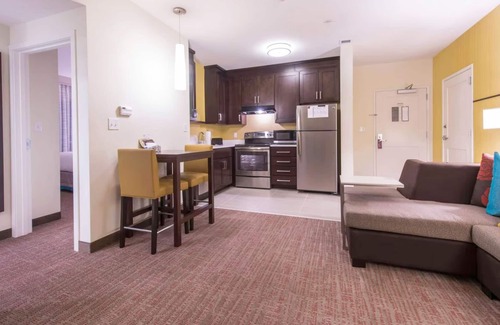 Nashua Condominio | Nashua's Ultimate Home-Style Retreat