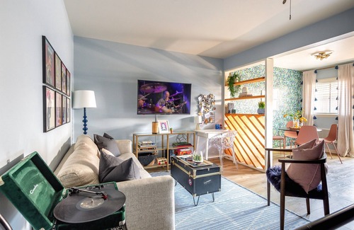 Eighth Avenue Condominio | Hip Studio con piscina para el verano ❤️ Mins to Downtown Nashville