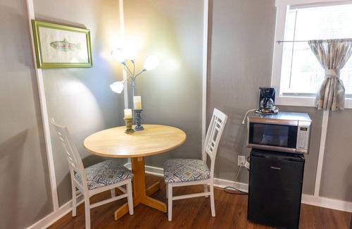 Kedron Cabina | Nashville, Franklin, Brentwood, Spring Hill - Rustic Cabin 4 CAMPERS RV PARK