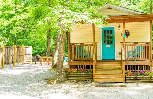 Kedron Cabina | Nashville, Franklin, Brentwood, Spring Hill - Rustic Cabin 4 CAMPERS RV PARK