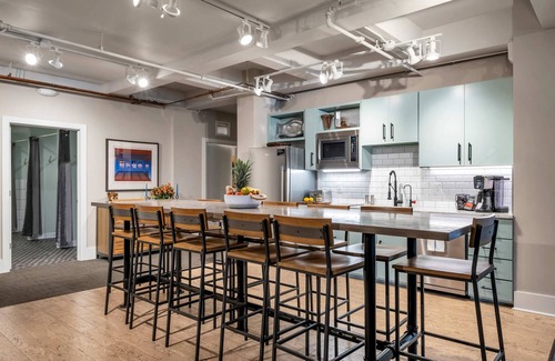 Downtown Nashville Apartamento | Nashville Honky Tonk Suite: 6 BR by Maddox Hotel