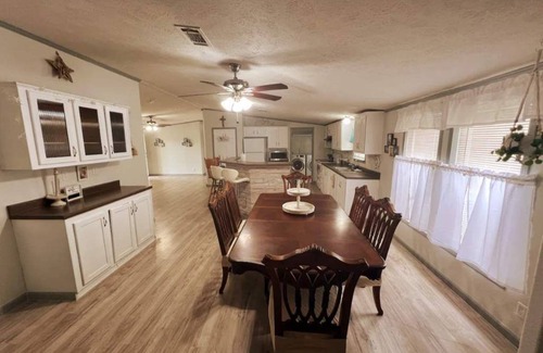 Medina County Casa | Natalia TX. Family Getaway!!