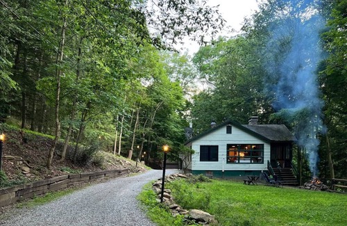 Ellwood City Cabina | Nate`s Cabin at Water`s Edge