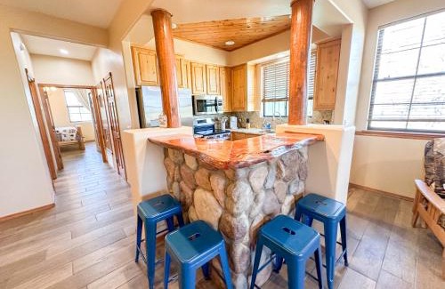 Heber Apartamento | National Forest Retreat AZ White Mtn Escape Cabin Design Spacious Condo By Vacation Your Way