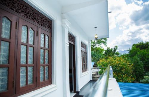 Mahiyanganaya Cama Y Desayuno | National Holiday Resort