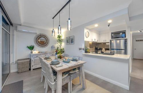 Biggera Waters Apartamento | Native Stays - Stunning 180 Water views am to pm