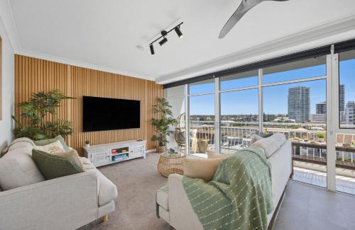 Biggera Waters Apartamento | Native Stays - Stunning 180 Water views am to pm