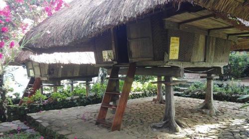 Hungduan Cama Y Desayuno | Native Village Inn