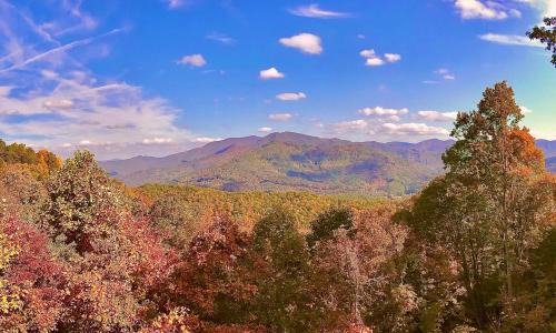 Bryson City Casa | Native Winds Luxury Cabin Rental