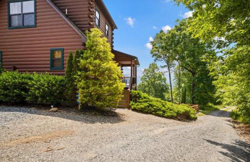 Bryson City Casa | Native Winds Luxury Cabin Rental