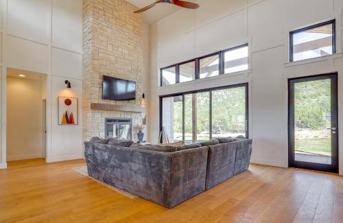 Springerville Casa | Natl Forest Access and Mtn Views Family Eagar Home
