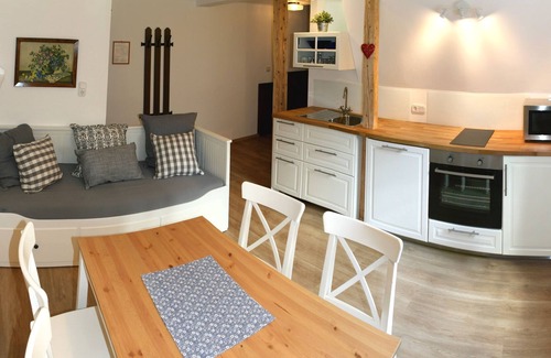 Puchberg Am Schneeberg Apartamento | Natural mountain landscape, family business in a quiet location
