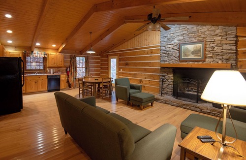 Slade Cabina | Natural Bridge State Resort Park