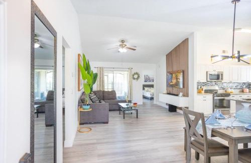 Seffner Community Alliance Casa | Natural Getaway with lake view and game room!