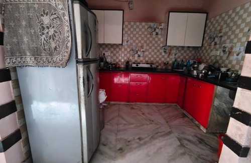 Azadpur Casa | Natural Light Comfortable Room Friendly Home Stay