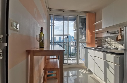 Chom Phon Condominio | Natural light, Entire room near MRT Ladprao 500m