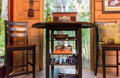 Voth Cabina | Naturalist Boudoir, Romantic Cabin
