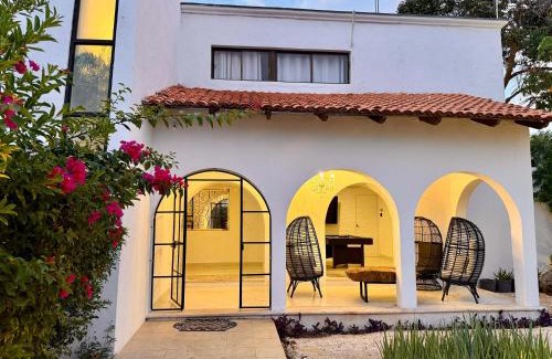 Colonia Campestre Casa | Naturally bright stay for 4 plus shared pool