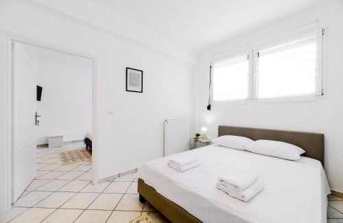 Ilisia Apartamento | Naturally Cool 2BR Central ATH