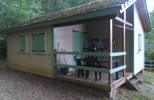 Lissac-sur-Couze Chalet De Esquí | Nature and lake chalet in a residential leisure park with swimming pool