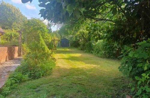 Etchinghill Casa | Nature Charm & Fruit Delights, multi-generation celebratory home -Try, Relax, Repeat - Sellindge