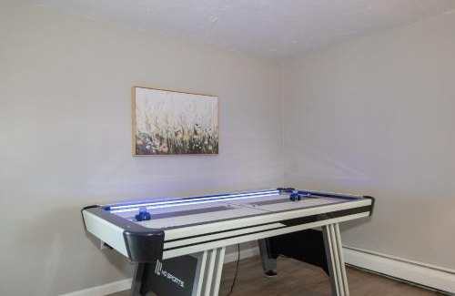 Mount Aetna Casa | Nature Haven Pond,Pool and Hot Tub