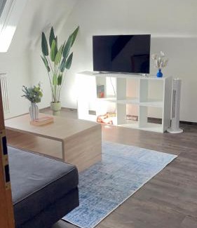 Tiefenbronn Apartamento | Nature I Bike path I Wildlife park I Kitchen I Parking