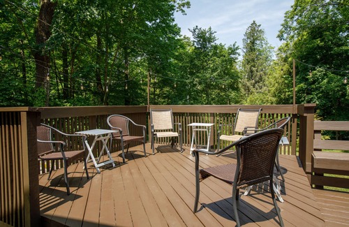 Rockwood Cabina | Nature Lover's Delight + Kitchen + Cozy Fireplace