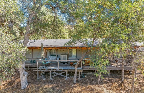 Murphys Casa | Nature Lover's Lodge on 6 Acres: Fast Internet Included