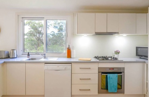 Wentworth Falls Casa | Nature Lovers Dream Hikes Fireplace