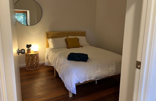 Mount Pleasant Casa | Nature Lovers Comfy Forest House for Large Groups