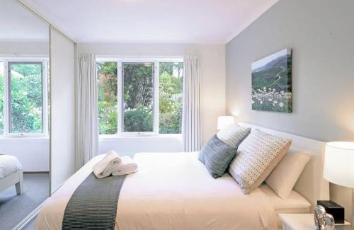 Wentworth Falls Casa | Nature Lovers Dream Hikes Fireplace