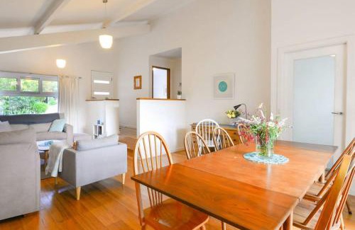 Wentworth Falls Casa | Nature Lovers Dream Hikes Fireplace