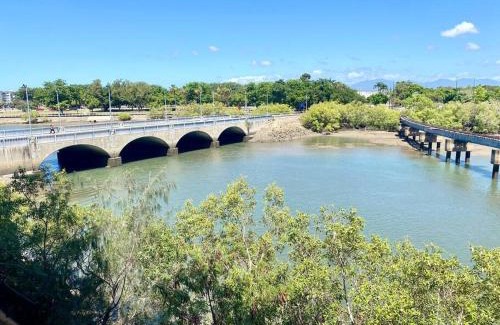 Townsville Apartamento | Nature Meets City on Mint
