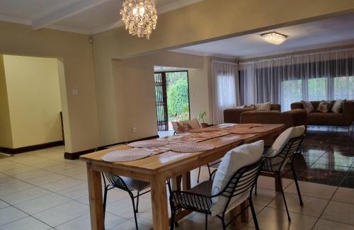 Greater Johannesburg Metropolitan Area Casa | Nature Meets Comfort Quellerinas Quiet Gem