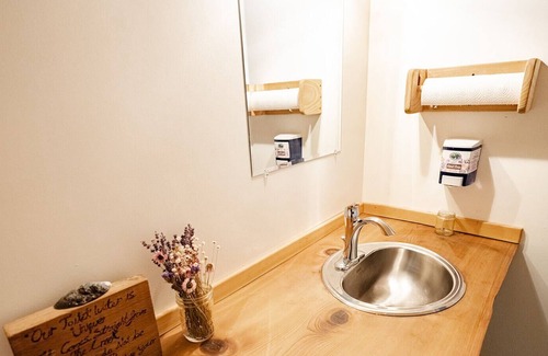 Alberni-Clayoquot Cabina | Nature retreat centre on Vargas Island