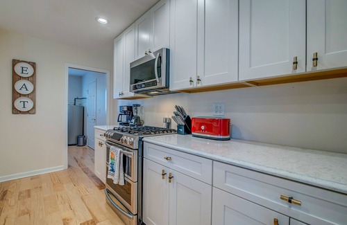 Mount Pleasant Casa | Nature Retreat just minutes to Downtown Charleston & the Beach!