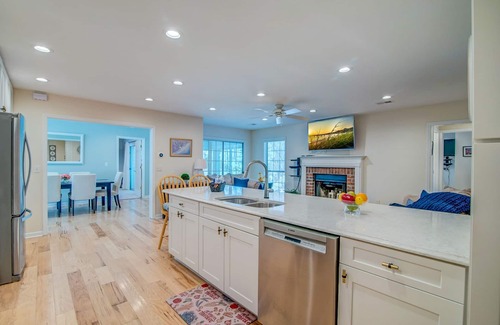 Mount Pleasant Casa | Nature Retreat just minutes to Downtown Charleston & the Beach!