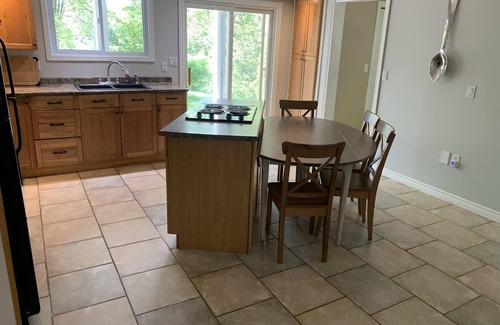 Washago Cabaña | Nature's Cottage Washago - Beautiful Private Waterfront property with Hot Tub