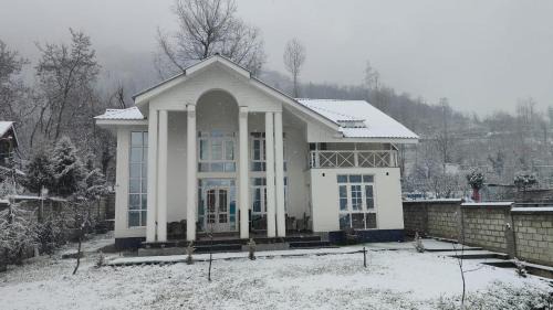 Nishat-Shalimar Casa | Nature's Edge Nishat Srinagar