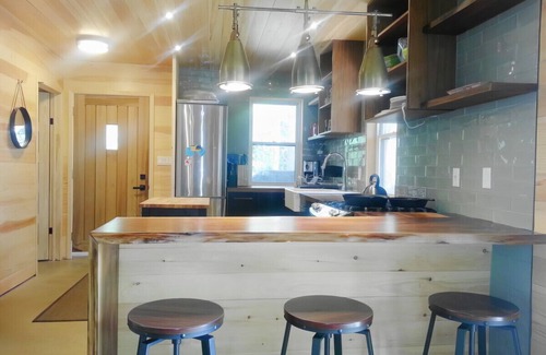 Trent Lakes Casa | Nature's Embrace: Your Private Retreat