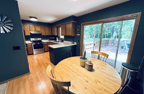 Deerfield Casa | Nature's Haven, near Madison-pet friendly!