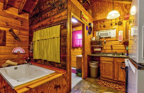 Cherokee Cabina | Nature's Landing Cabin at Panther Creek