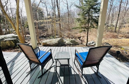 North Stamford Casa | Nature's Paradise! 45-minute drive from Manhattan