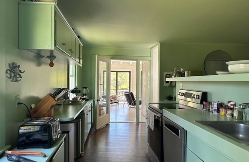 Brookhaven Casa | Nature's Retreat: Serene Woodland Haven Near NYC